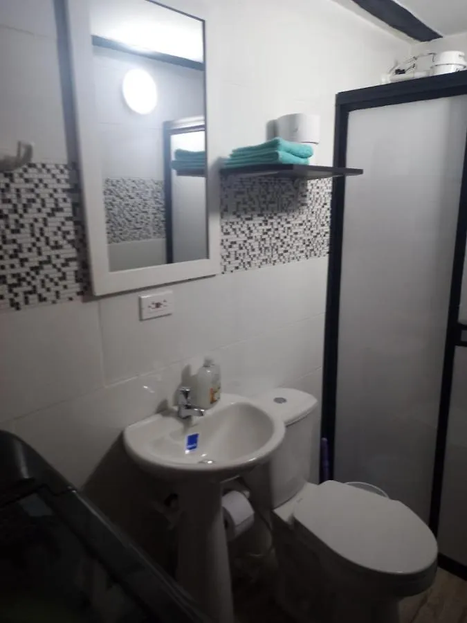 Aparta Estudios Michelle En Robledo A 20 Minutos Del Centro Al Lado De La Universidad Esumer, Imprescindible El Pago De La Primer Noche Medellín