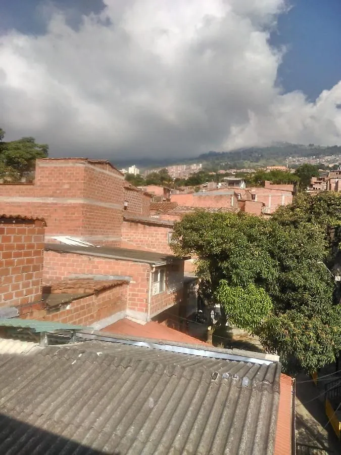 Aparta Estudios Michelle En Robledo A 20 Minutos Del Centro Al Lado De La Universidad Esumer, Imprescindible El Pago De La Primer Noche Medellín